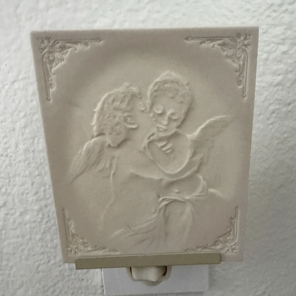 Lithophane Night Light - “First Kiss” angels